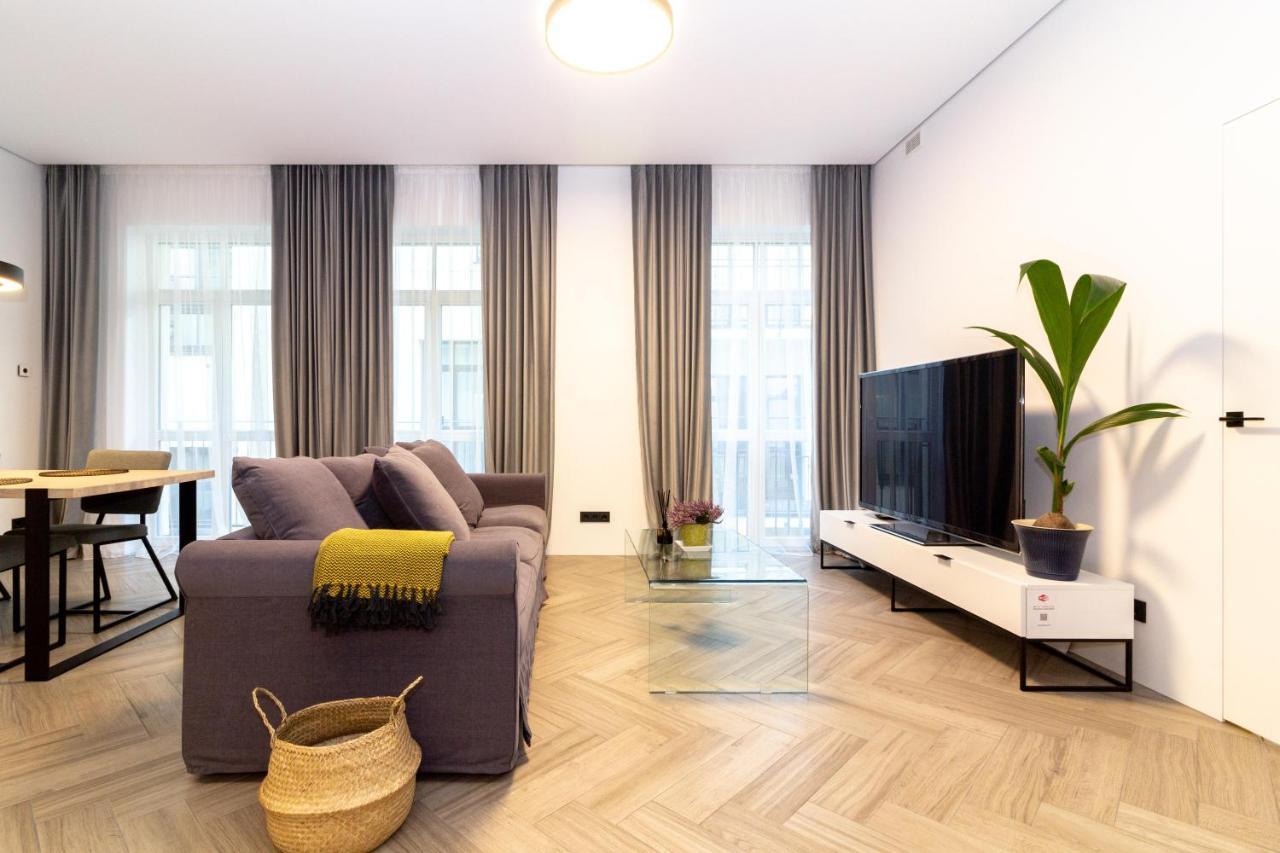 Cohost I Oldtown 60M2 Apt W-Garage Parking, Balcony & Self Check-In Аеропорт Вільнюс Екстер'єр фото