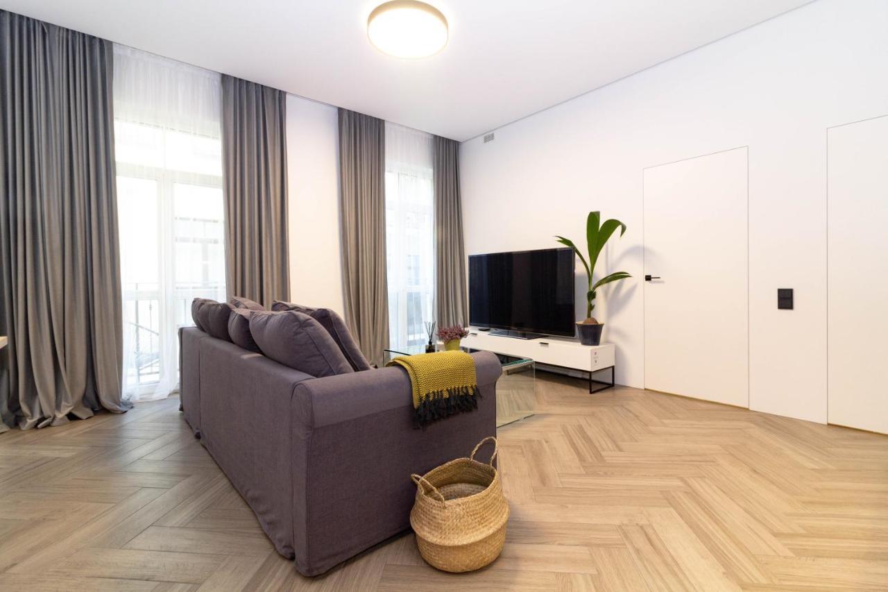 Cohost I Oldtown 60M2 Apt W-Garage Parking, Balcony & Self Check-In Аеропорт Вільнюс Екстер'єр фото