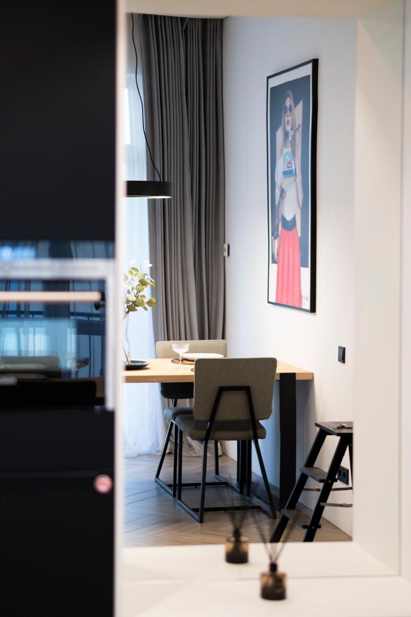 Cohost I Oldtown 60M2 Apt W-Garage Parking, Balcony & Self Check-In Аеропорт Вільнюс Екстер'єр фото
