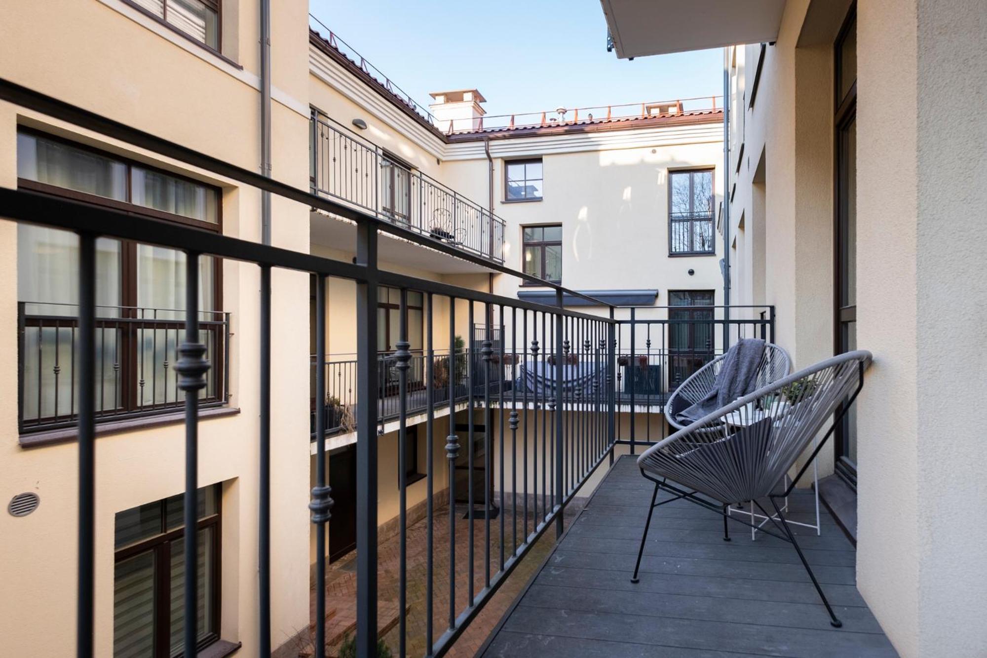 Cohost I Oldtown 60M2 Apt W-Garage Parking, Balcony & Self Check-In Аеропорт Вільнюс Екстер'єр фото