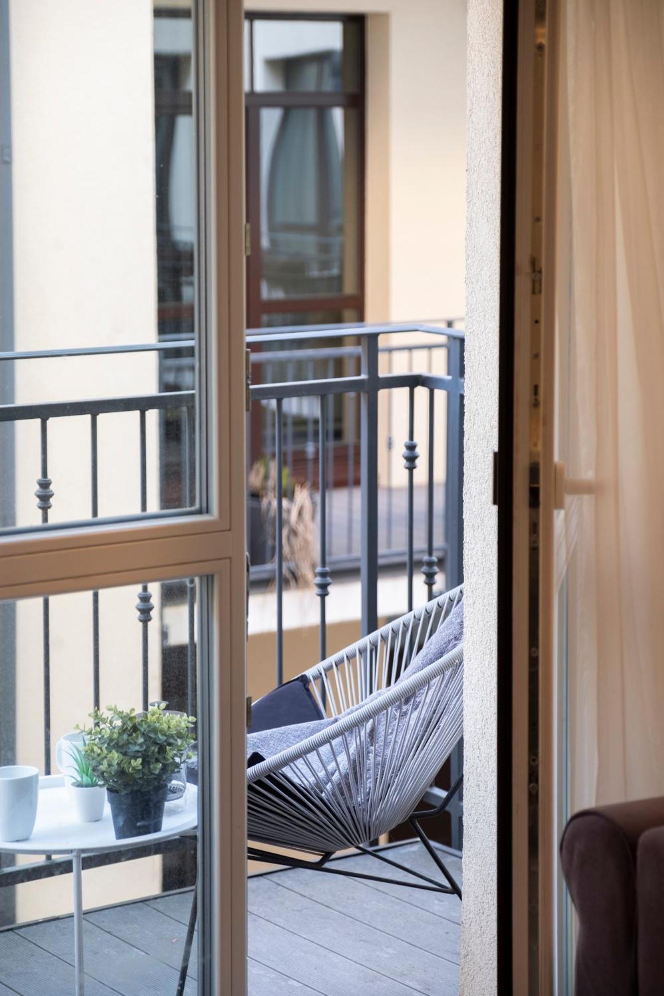 Cohost I Oldtown 60M2 Apt W-Garage Parking, Balcony & Self Check-In Аеропорт Вільнюс Екстер'єр фото